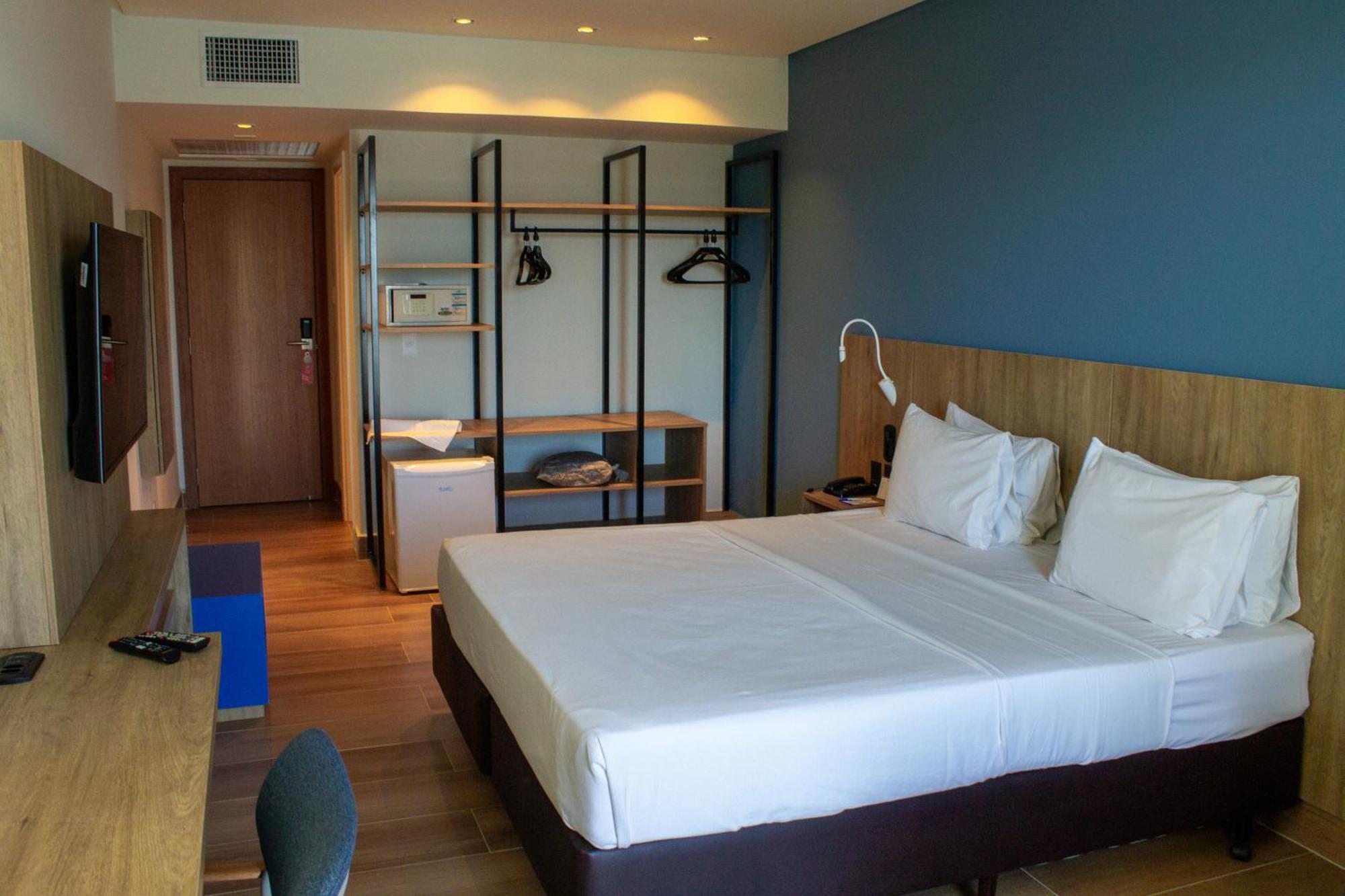 Hotel Senac Ilha Do Boi Vitória Extérieur photo A room at the hotel